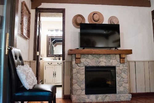 The Inn at White Oak image 3